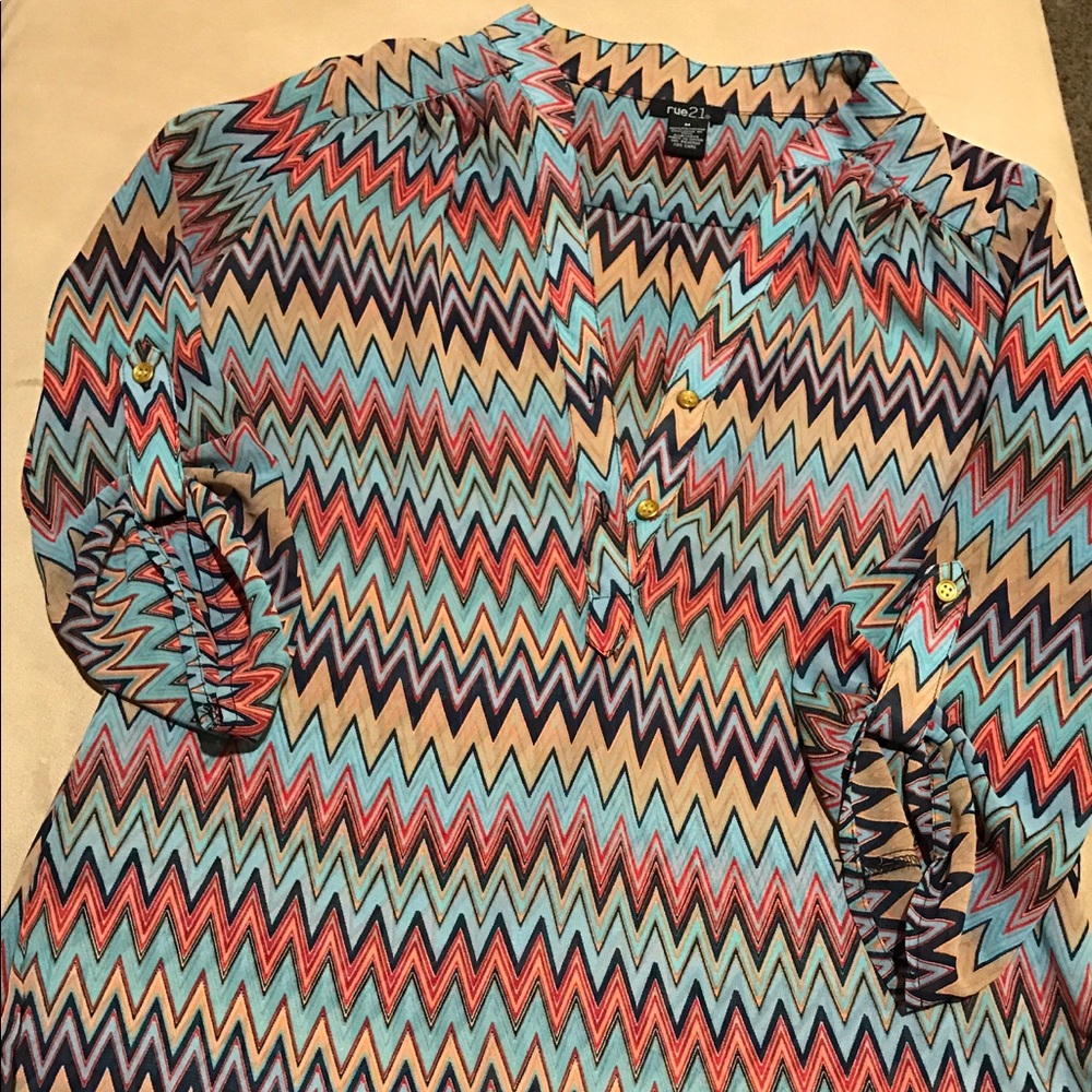 Rue 21 Medium top. 3/4 length tunic.